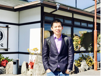 黄荣新校友